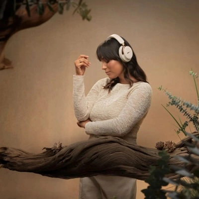 Bose QuietComfort Ultra Headphones 2nd Gen Driftwood Sand