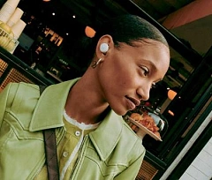 Bose QuietComfort Earbuds White Smoke